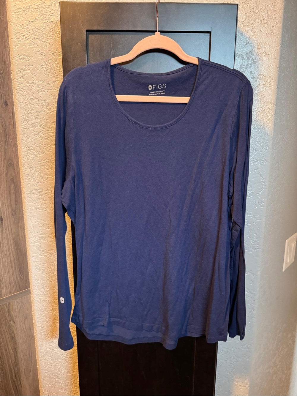 FIGS Women's Long Sleeve Crewneck Top - Navy